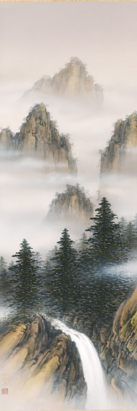 美品 春川先生 彩色山水園 掛軸 木箱付き 掛け軸 【彩色山水図】 春川