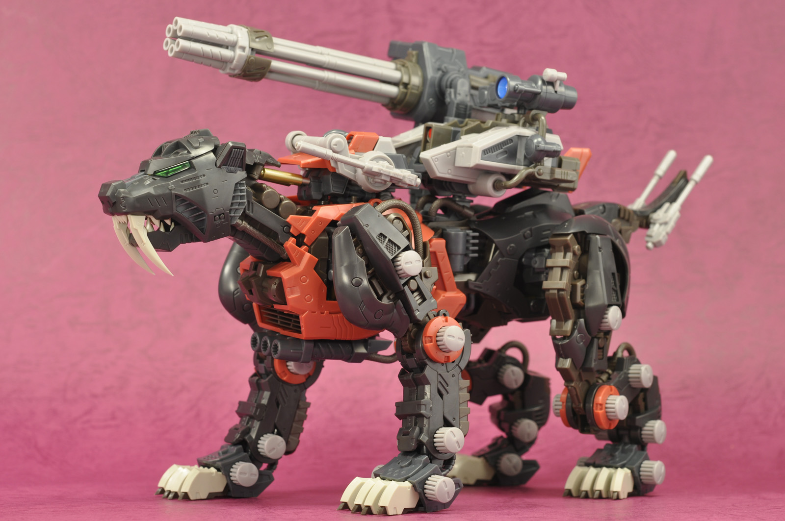 ゾイド HMM コトブキヤ セイバータイガー アイアンコング シュバルツ仕様