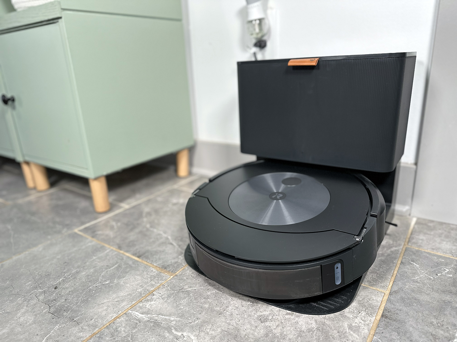 Roomba Combo J7+ review: A 2-in-1 robot vacuum done (almost) right