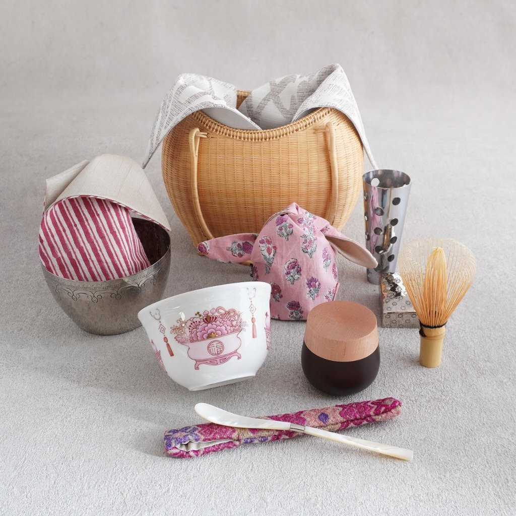 三浦竹軒 5711 九谷青華手山水図 竹籠付・煎茶セット(茶