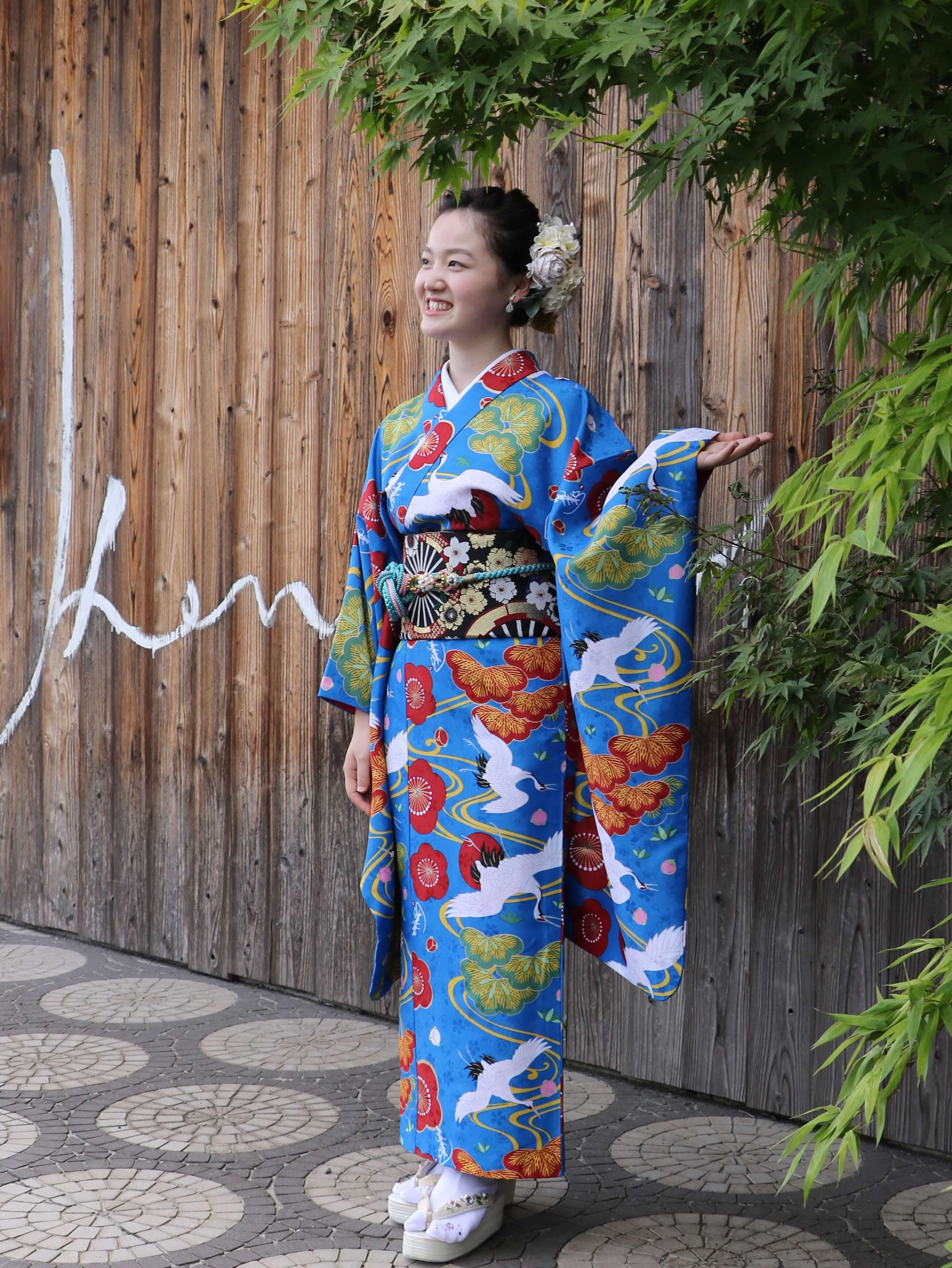 振袖 豪華 刺繍 金彩 紋意匠 薔薇尽くし 身丈160cm 撥水加工済