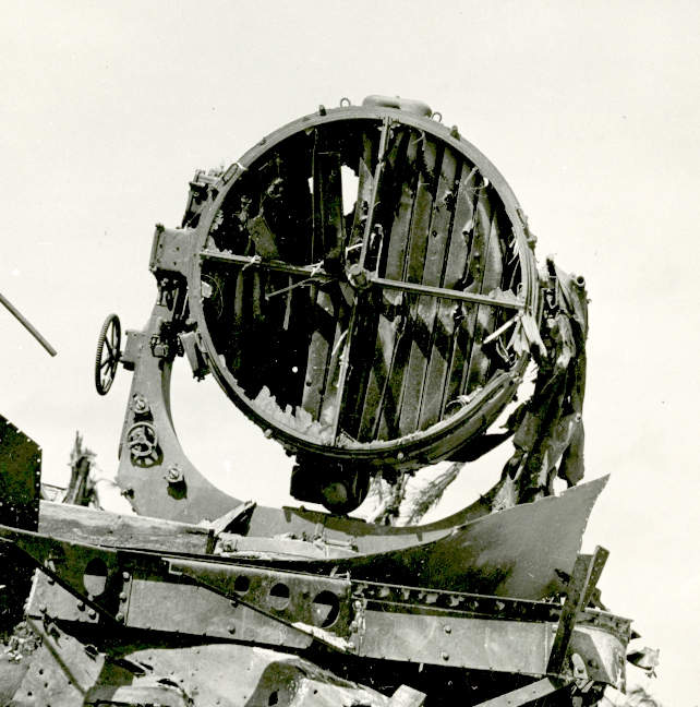日本陸海軍の探照灯と空中聴音機（Japanese Searchlight and Sound