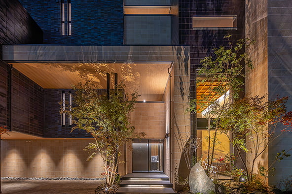 店舗・施設の納入事例 - 八戸まちなか広場 マチニワ | 大光電機株式会社