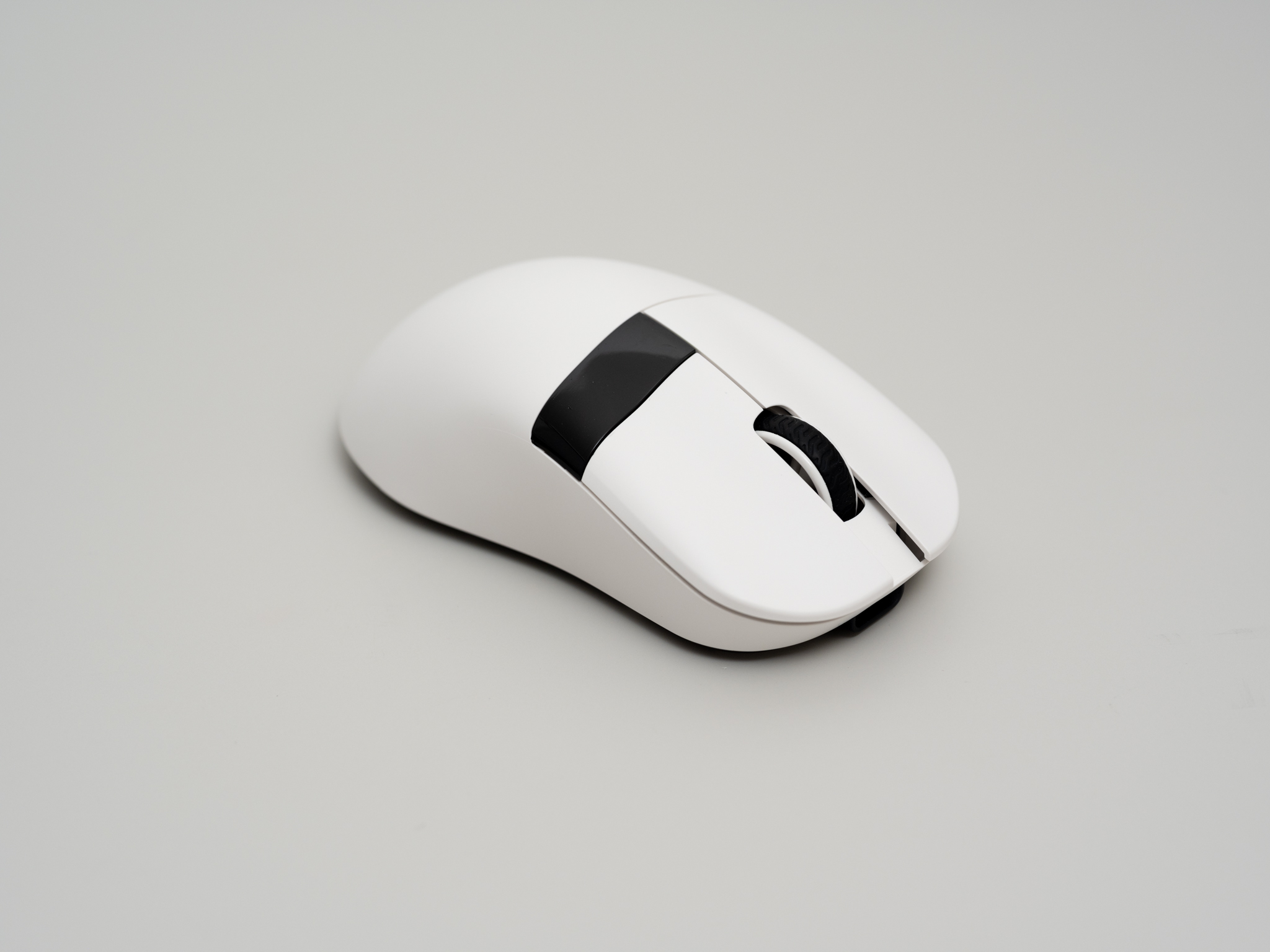 Chilkey Glacier LW 8K レビュー：内蔵ディスプレイを搭載した8K対応の