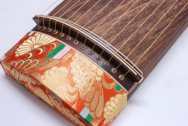 木製 筝 13本弦 花模様装飾 木製筝 13本弦 和柄カバー