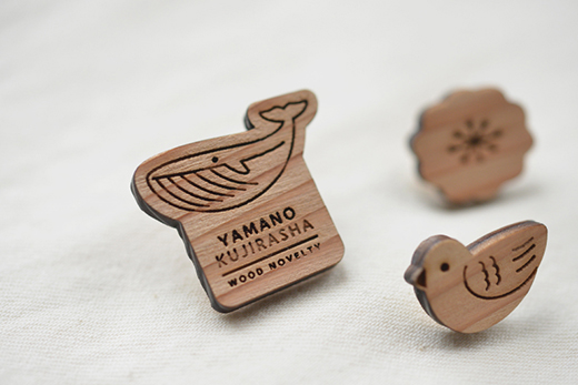 ピンバッジ 木のノベルティ・OEM 山のくじら舎