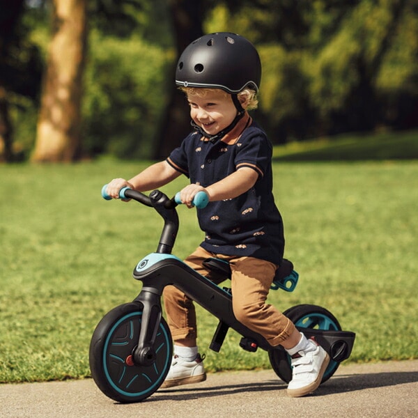 クリスマスプレゼントバランスバイクインテリア