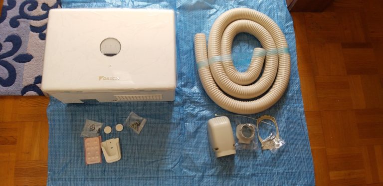 水捨てのいらない除湿器「カライエ」（の変則的施工） | YCS｜民泊