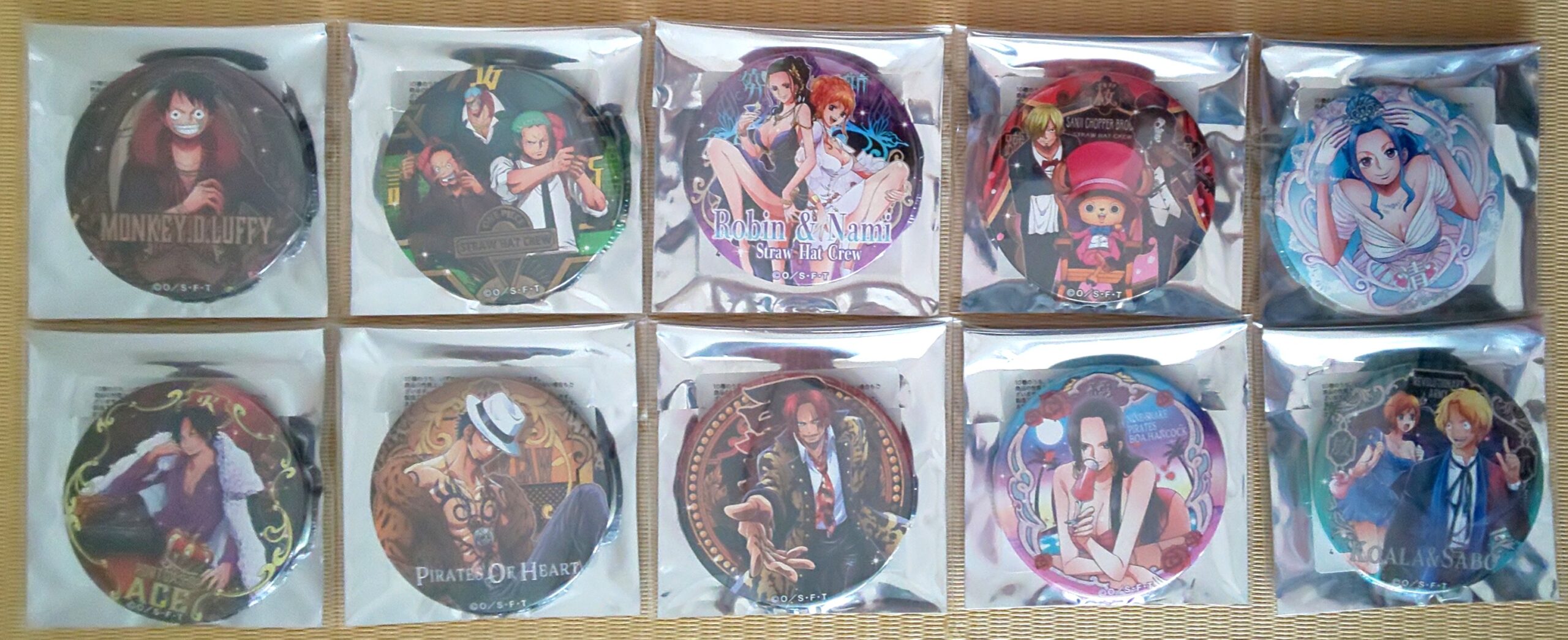 ワンピース ONE PIECE 輩缶バッジ プレミアム シャンクス セブン限定