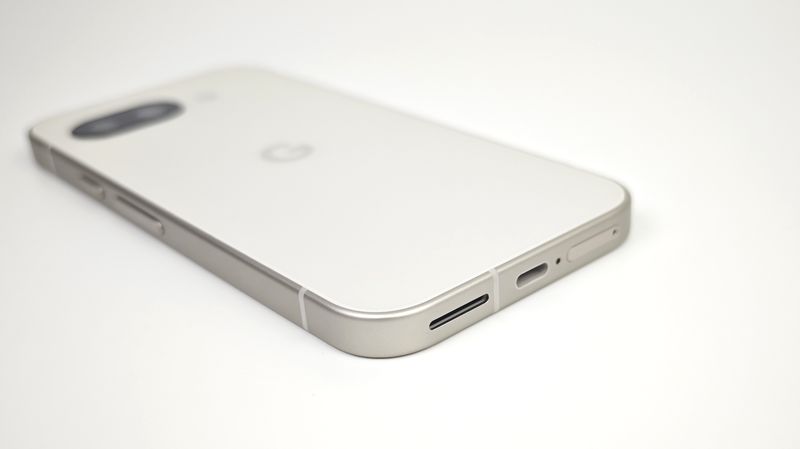 Google Pixel 9a 本体 箱、ケーブル付 Google Pixel 9a 本体 充電