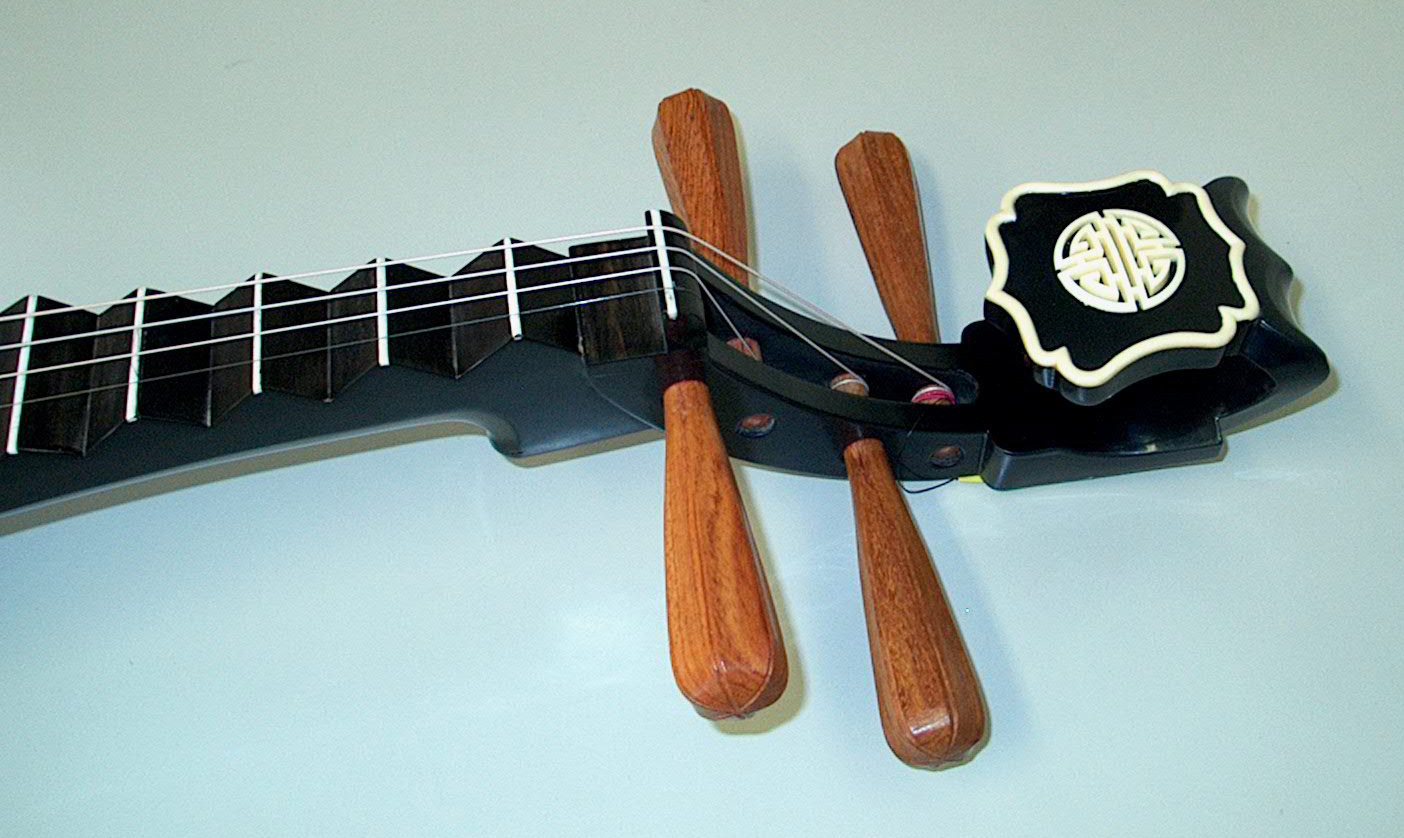 中国民族楽器、琵琶、揚琴、古箏、笛、十二楽坊の楽器が全て揃う