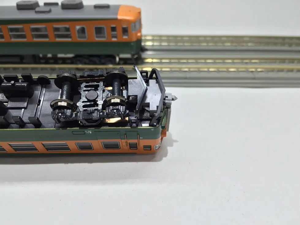 KATO「伊那」「こまがね」のクハ165を銀河モデルのパーツで試にTN化