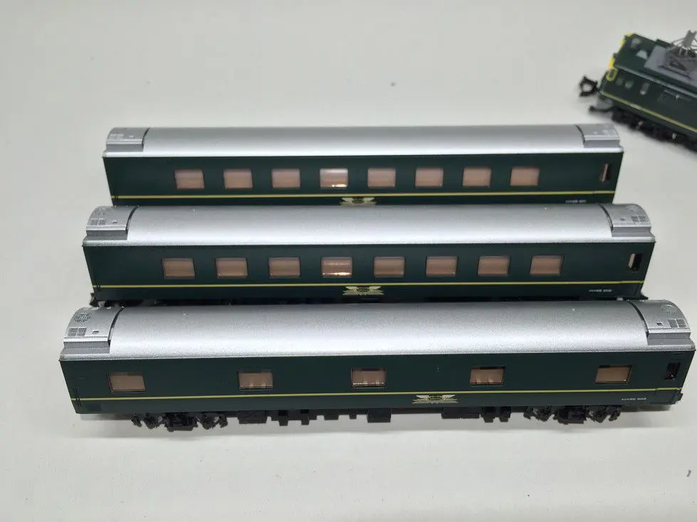 24系客車（特別なトワイライトエクスプレス）入線です。 TOMIX 98955