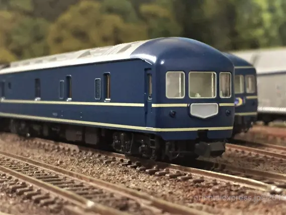 20系「カートレイン九州」入線です。KATO 10-1548 13両セット