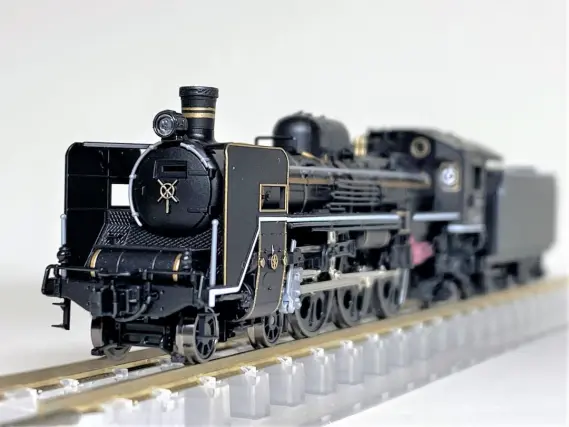 C57 1号機が入線しました。KATO 2024-1 やまぐち号やSL北びわこ号に