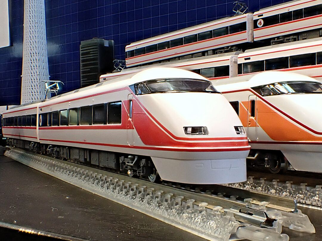 東武100系スペーシア（いちごスペーシア）セット 品番：98879 鉄道模型