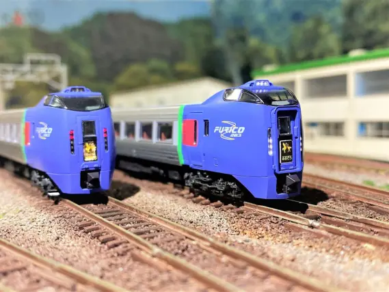 キハ283系「おおぞら」が入線しました。KATO 10-1695 基本セット