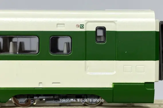 E2系1000番台新幹線 200系カラー が入線しました。KATO 10-1807 特別