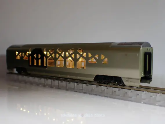 E001形 トランスイート四季島を弄る。その11 DENSHA.me製品蓄電式室内