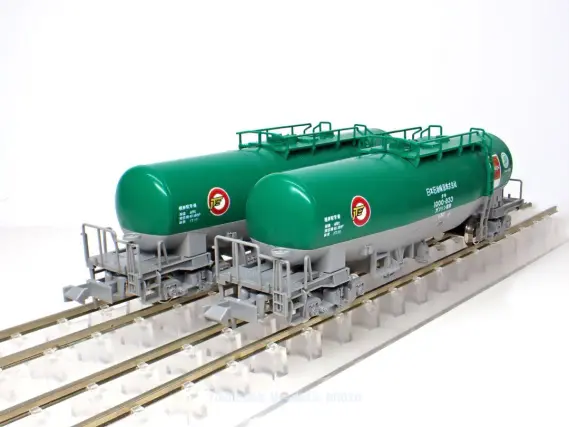 タキ1000(後期形) 日本石油輸送 ENEOS・エコレールマーク付 が入線しま