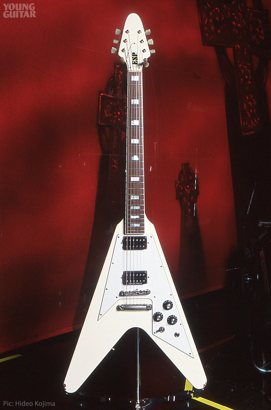 アーチ・エネミー“WAGES OF SIN”ジャパン・ツアー使用機材を復刻掲載