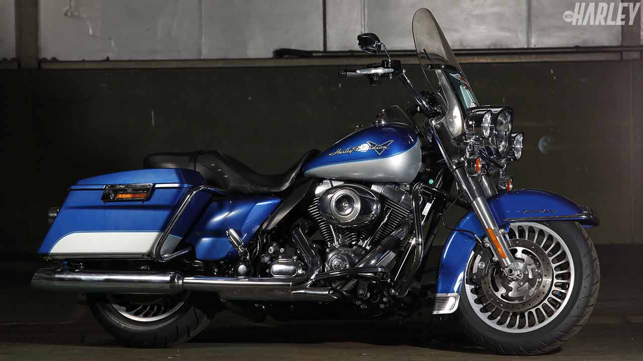 パトライト ブルー ポリス ロードキング ハーレー ツーリング FLH