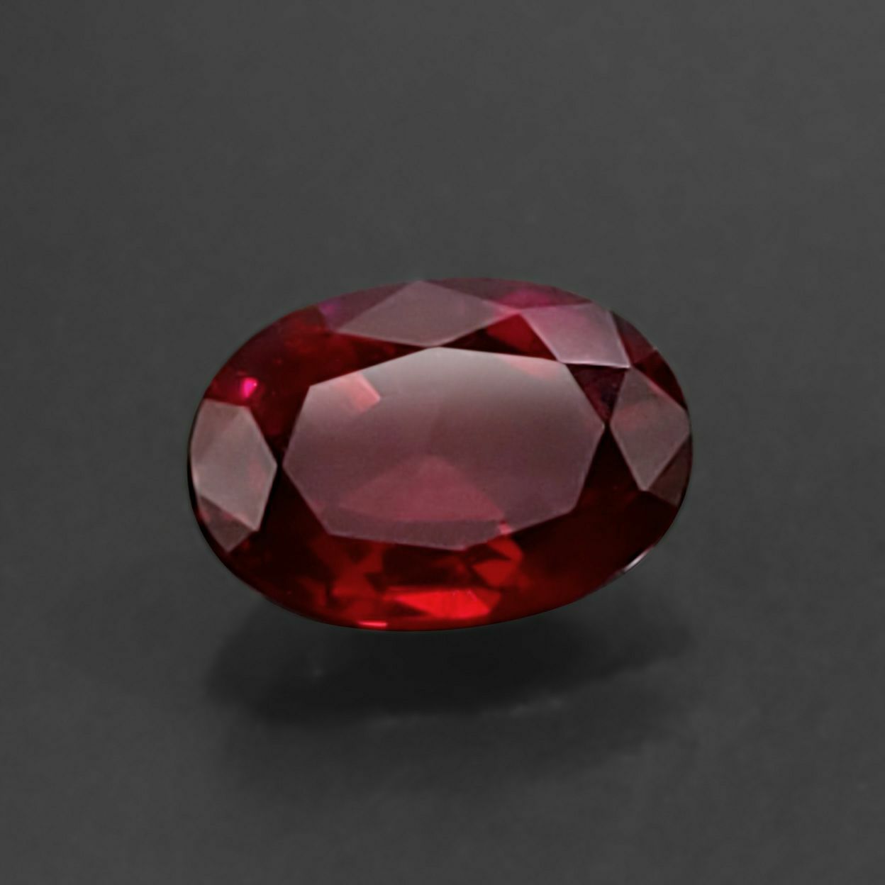 ミャンマー産非加熱ピジョンブラッドルビー1.36c(GIA宝石鑑別書付