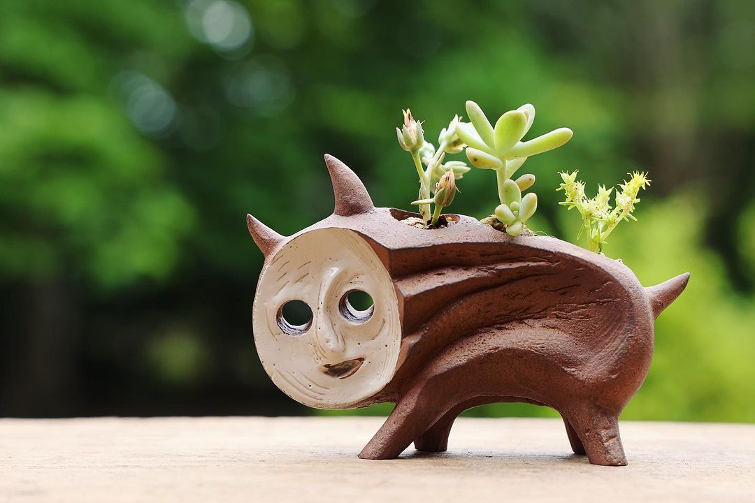 岡本太郎 犬の植木鉢 ポリストーン製塗装済み完成品 植木鉢インテリア