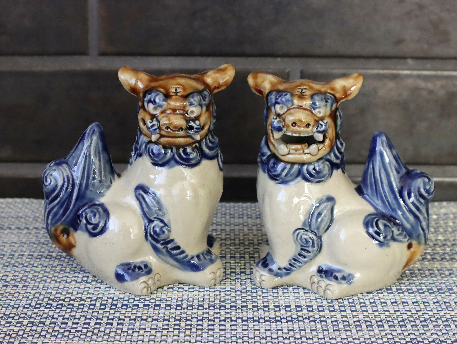 在庫限り】手捻立ちシーサー ペア H30 赤 / 置物 / 名波均 アトリエQ