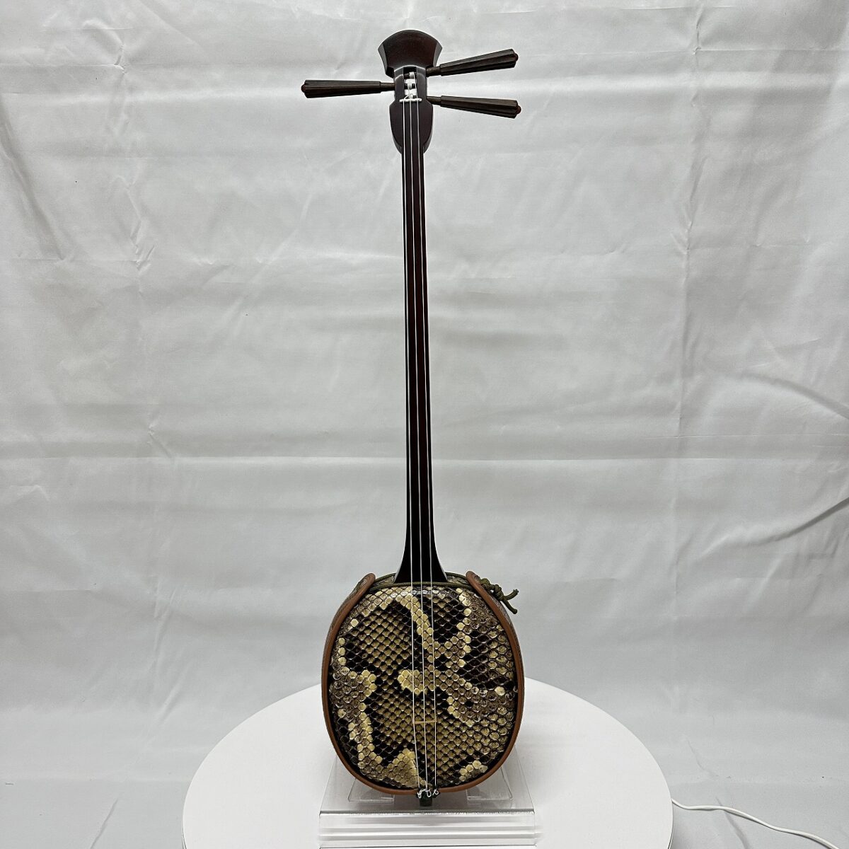 三線 ユナー の知念大工型 黒木しらた 三線 ユナー の知念大工型 黒木