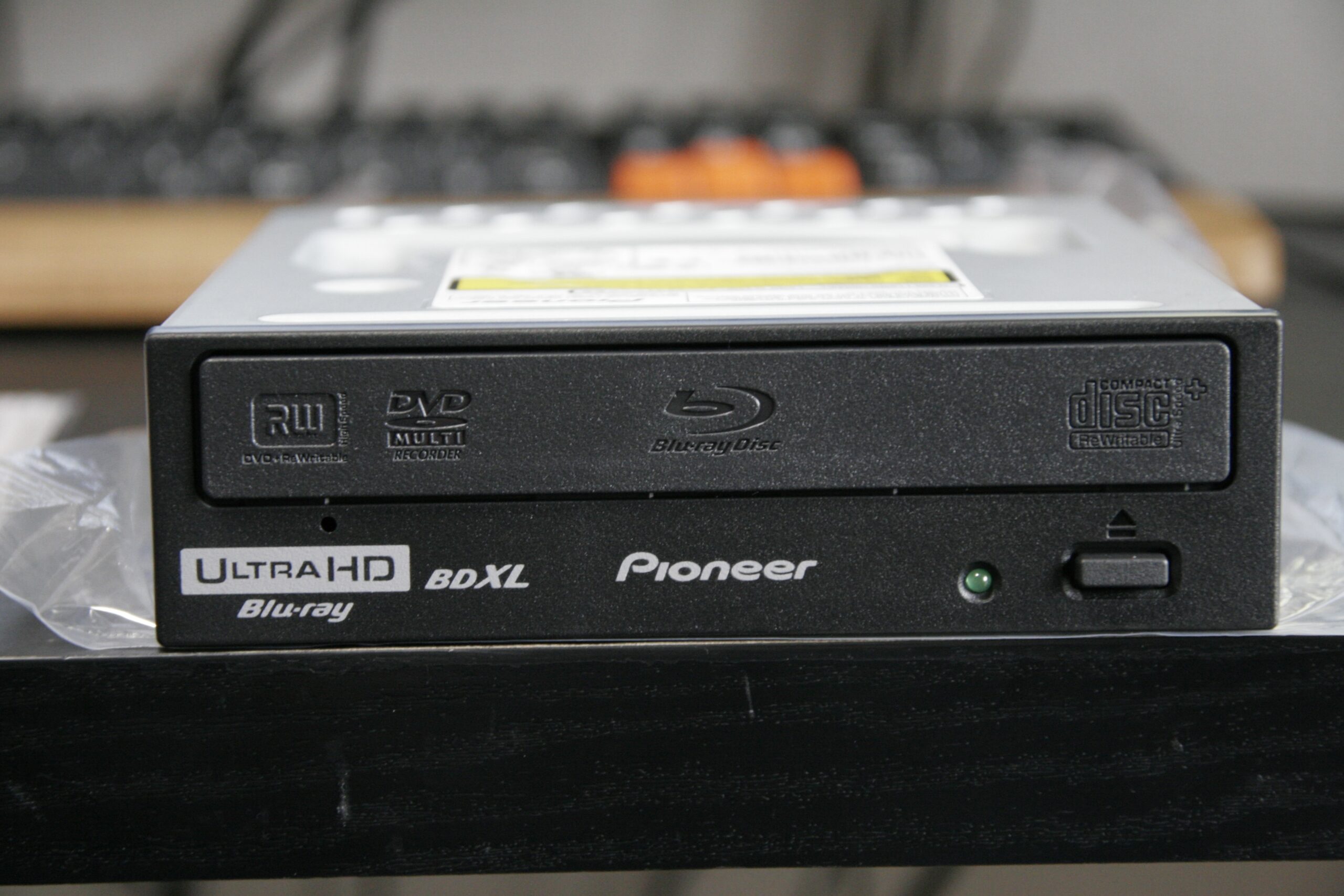 内蔵型光学ドライブ Pioneer BDR-211JBK Pioneer BDR-211JBK レビュー