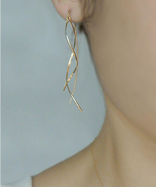 VENDOME AOYAMA（ヴァンドーム青山） ピアス K10YG ウェーブロング