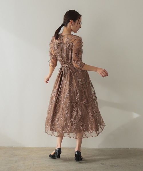 haremode（ハレモード） ドレス 花柄 刺繍 ミディ丈 チュール 後ろ