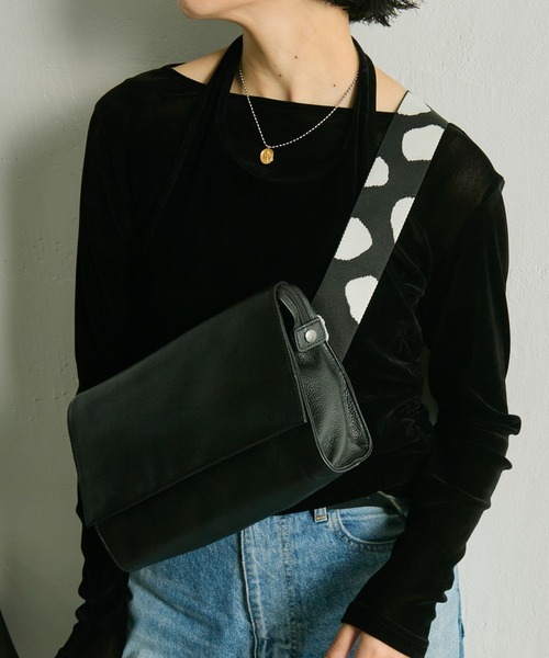 ear PAPILLONNER（イア パピヨネ） ショルダーバッグ バッグ 「本革