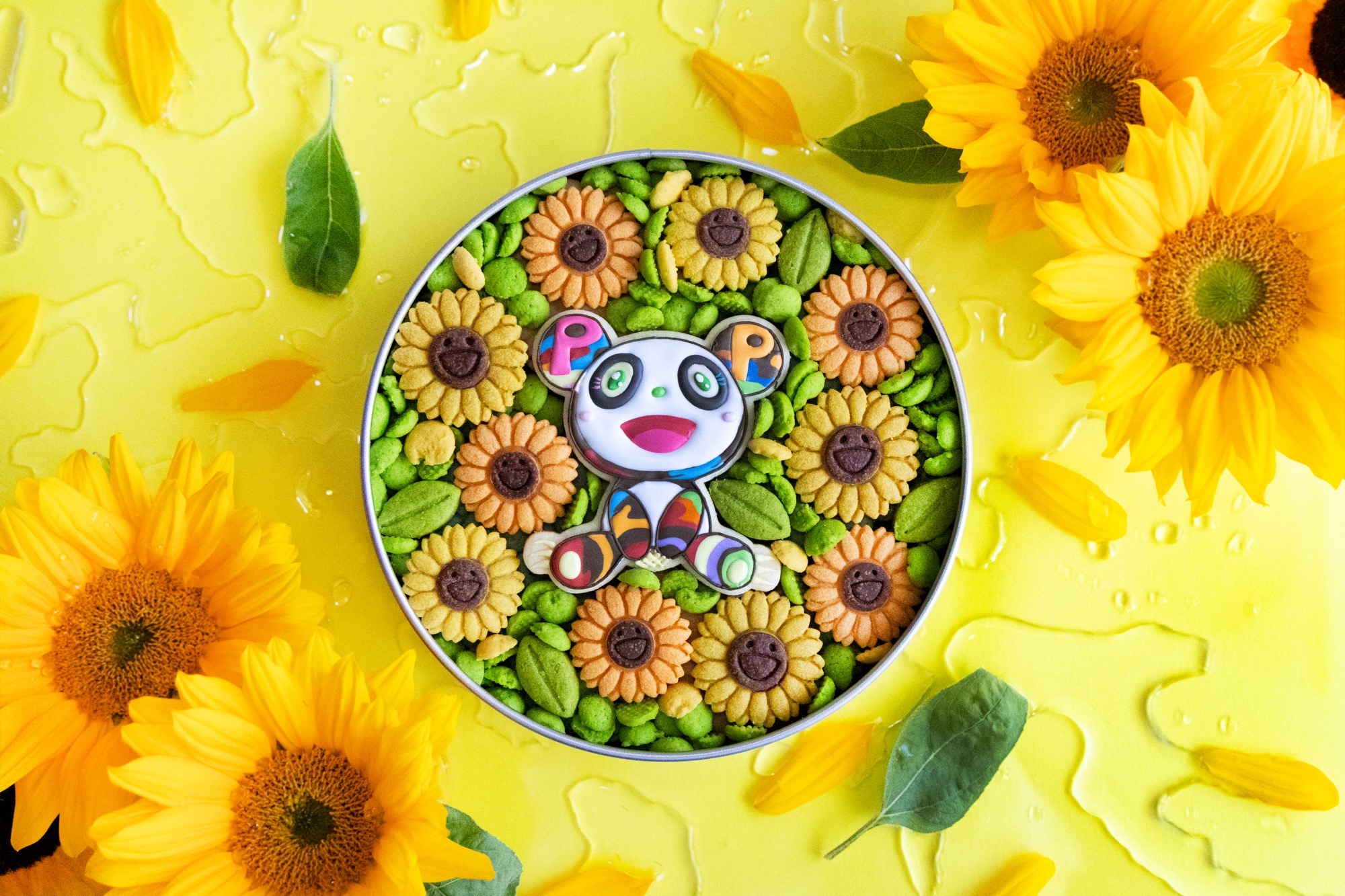 7月6日(日)20時より、「パンダのひまわりクッキー缶」を予約販売いたし