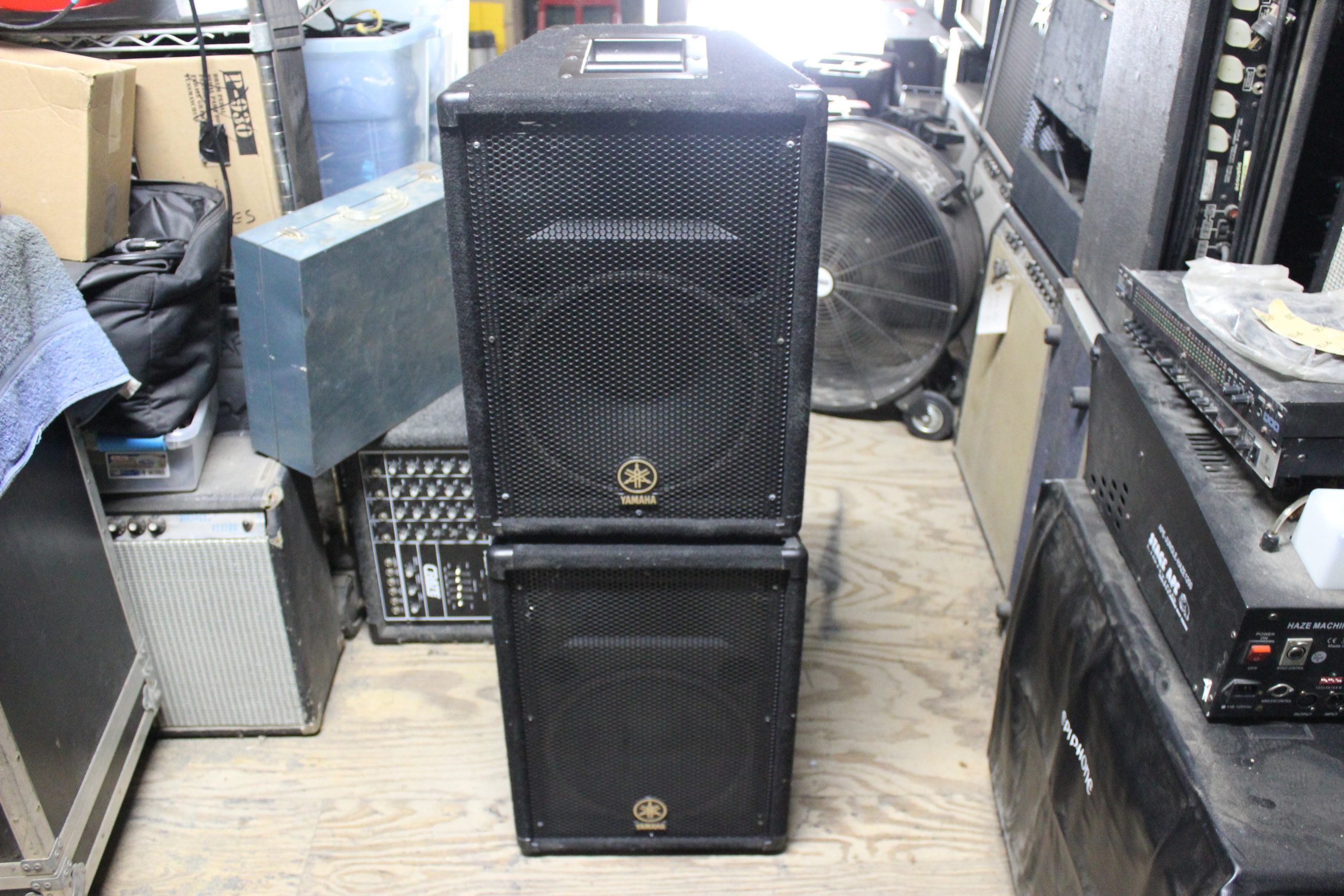 Yamaha BR12/Two Way Passive Specker 12 and Horn 300 Watts 8 Ohms