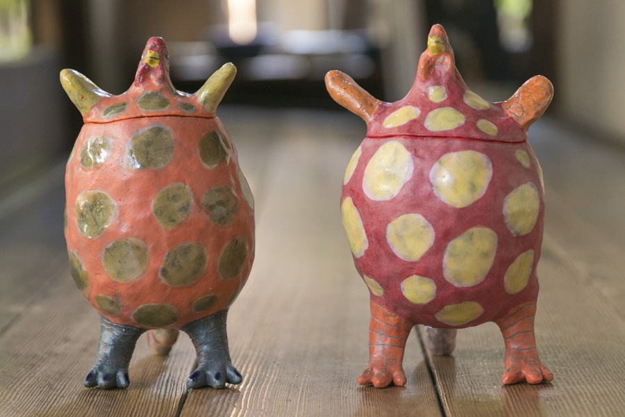 岡美希 ニワトリ蓋物 －作家もの陶器・うつわ・アートの通信販売 油亀