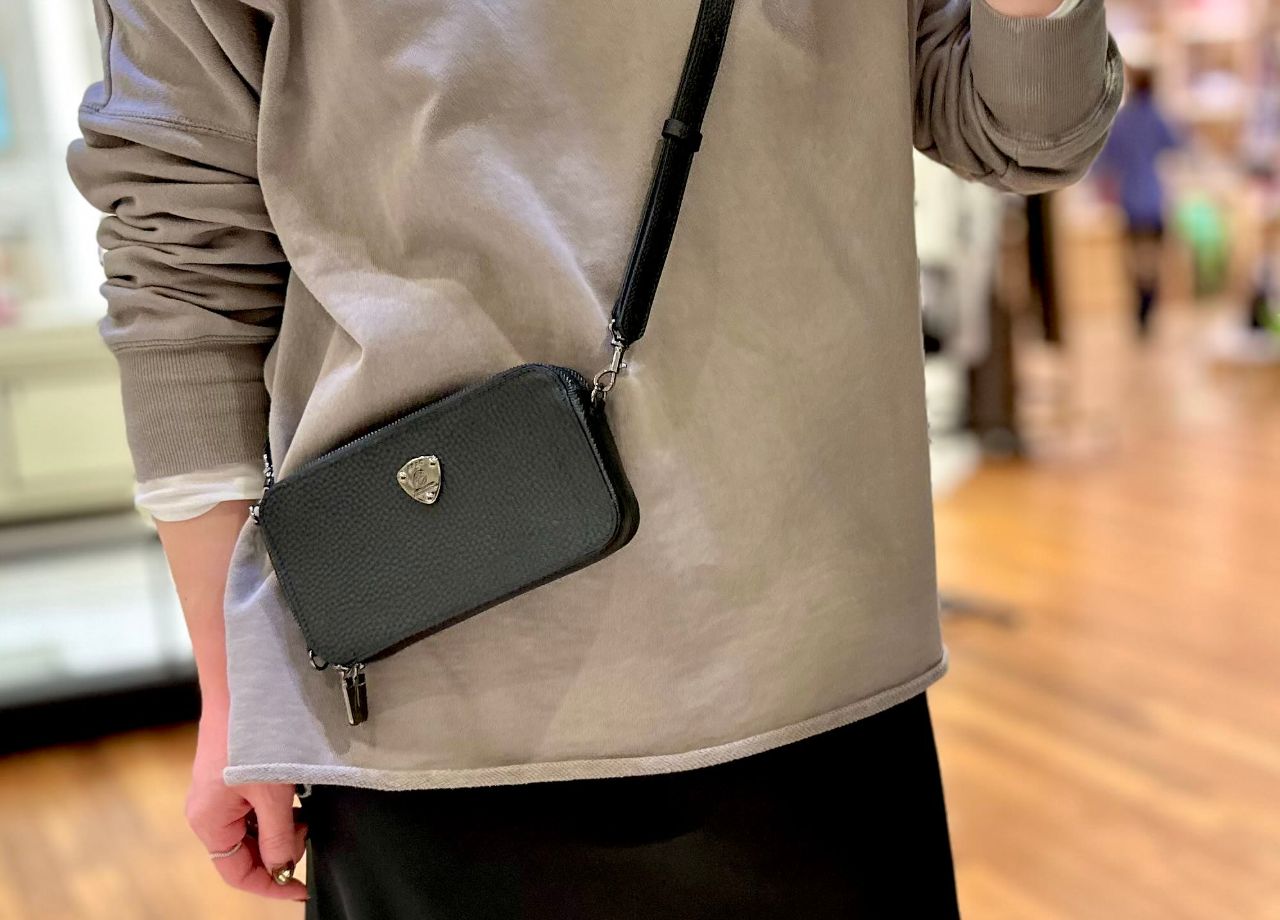 アタオアミュレットブラックメッキ