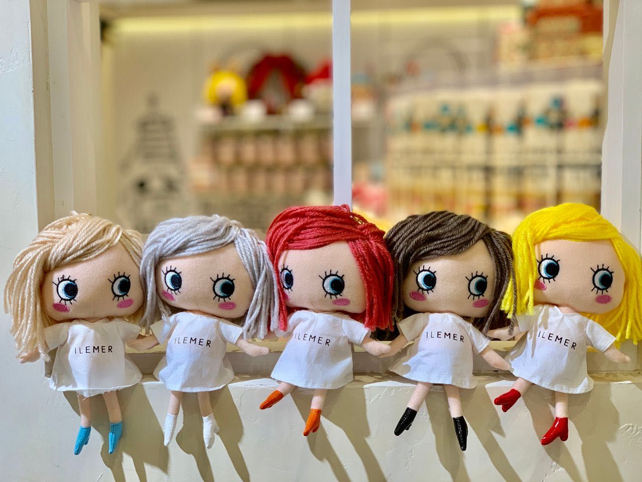 イルメール ハッピードール4人＋5ケース イルメール ハッピードール4人