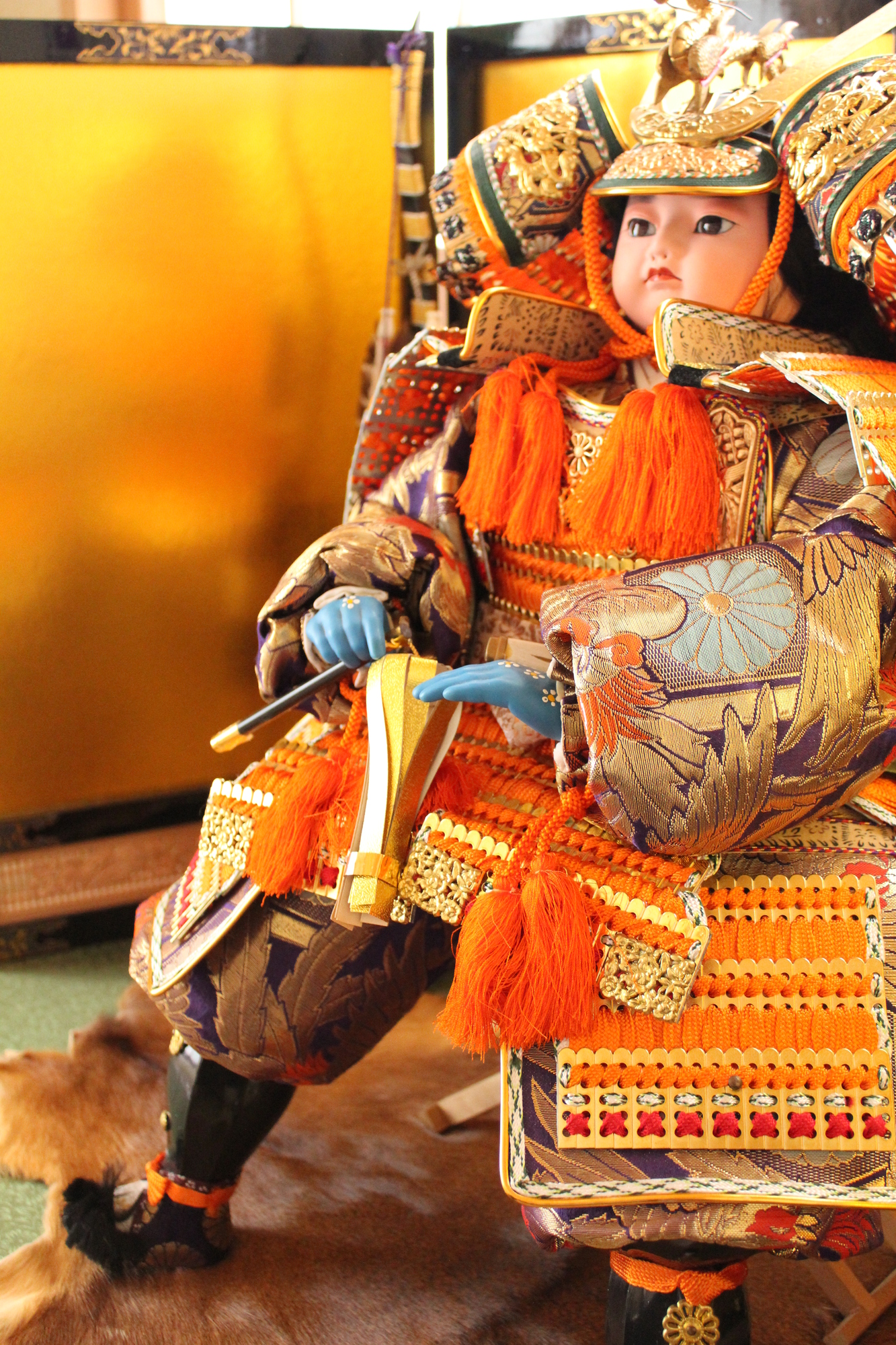 伝統的な御所人形 武士の衣装