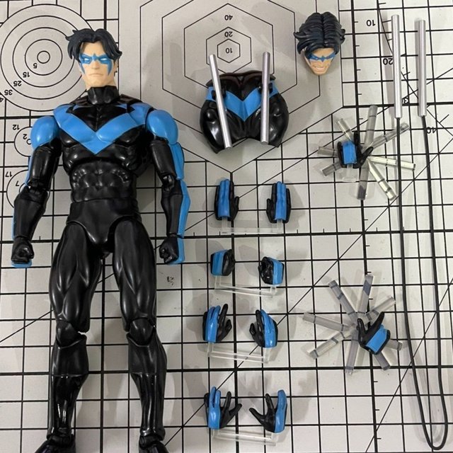 MAFEX ファッション バットマン：ハッシュ ナイトウィング Batman