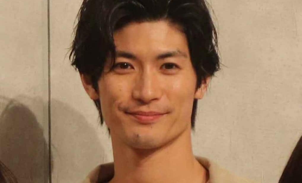 入手困難 三浦春馬 朝日新聞 JR東日本 広告 2010.12.4 新聞記事