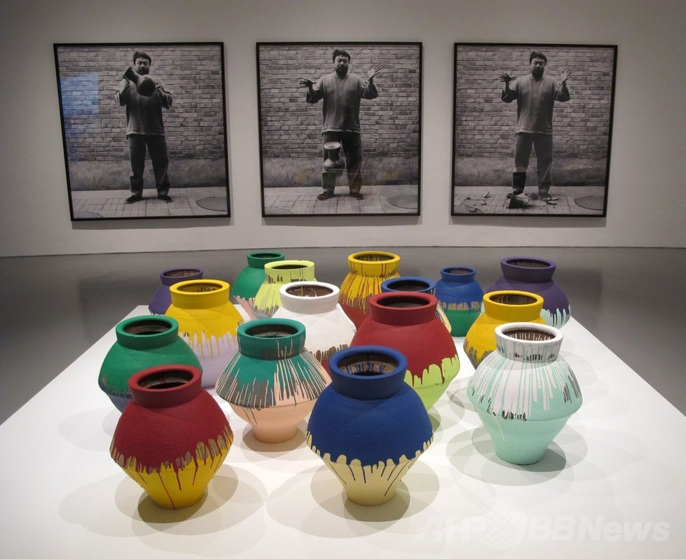 艾未未氏、1億円の壺破壊も「気にしない」 米美術館で展示中 写真9枚