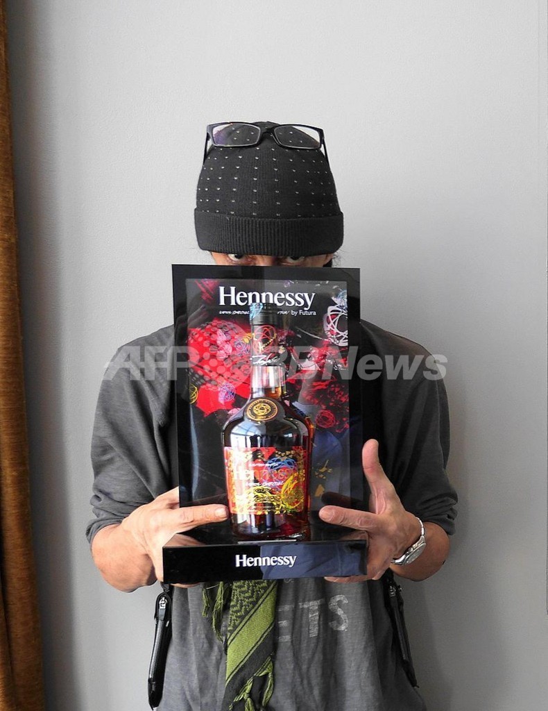 グラフィティアートの神「Futura」が手がけたヘネシー限定ボトル、日本