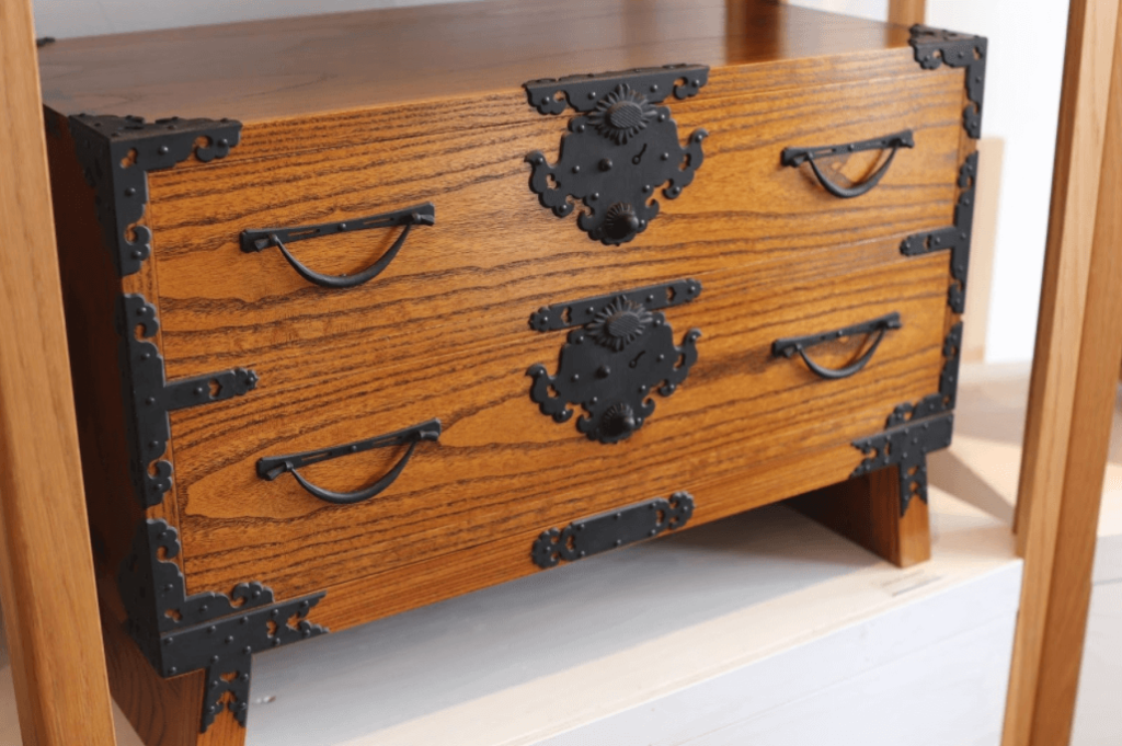 小柳箪笥（おやなぎたんす） | 産地の赤本