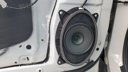 フォレスター(SK9)での音質向上スピーカー交換 | 見た目を変えずに音を