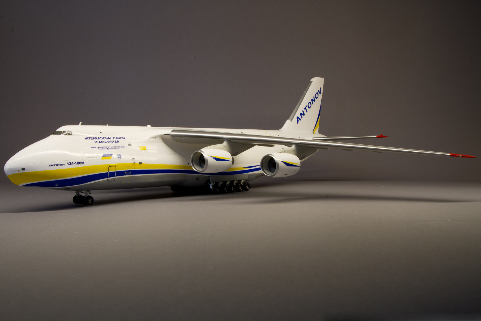 Revellプラモデル ANTONOV AN-124 RUSLAN Antonov AN-124