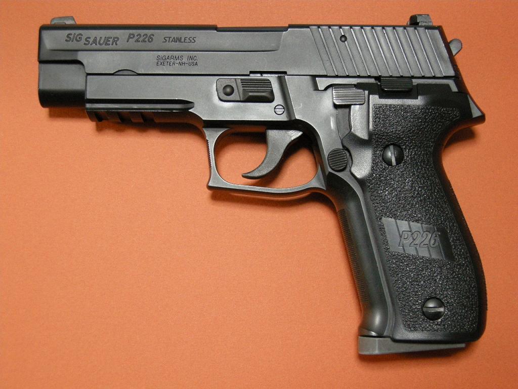 東京マルイ】SIG SAUER P226 RAIL 東京マルイ SIG SAUER P226 RAIL