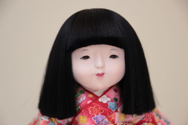 ピンク色の着物を着た市松人形です。伝統工芸士の作品です。 | 岡崎市