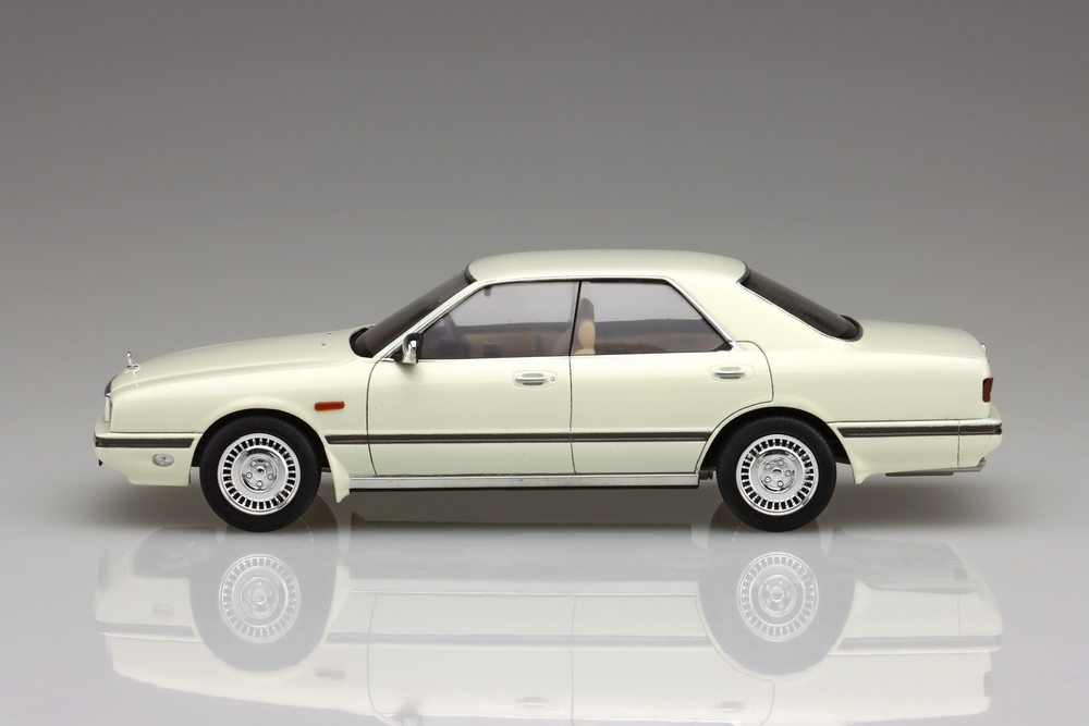1/24 ニッサン Y31 シーマタイプIIリミテッド '90 - AOSHIMA SCALE